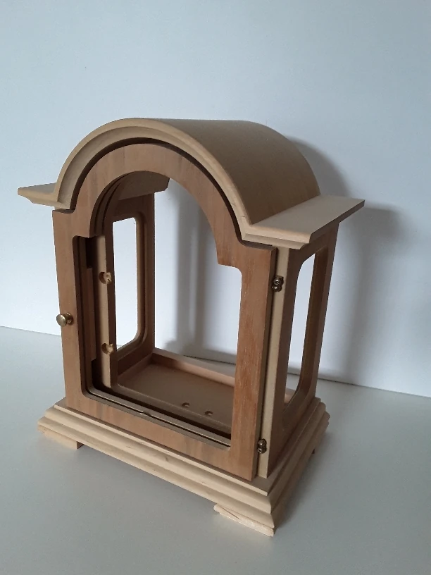 Uhrengehäuse aus Holz
